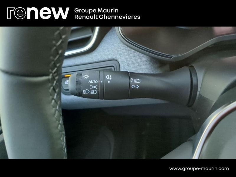 Photo 17 de l’annonce de RENAULT Clio d’occasion à vendre à CHENNEVIÈRES-SUR-MARNE