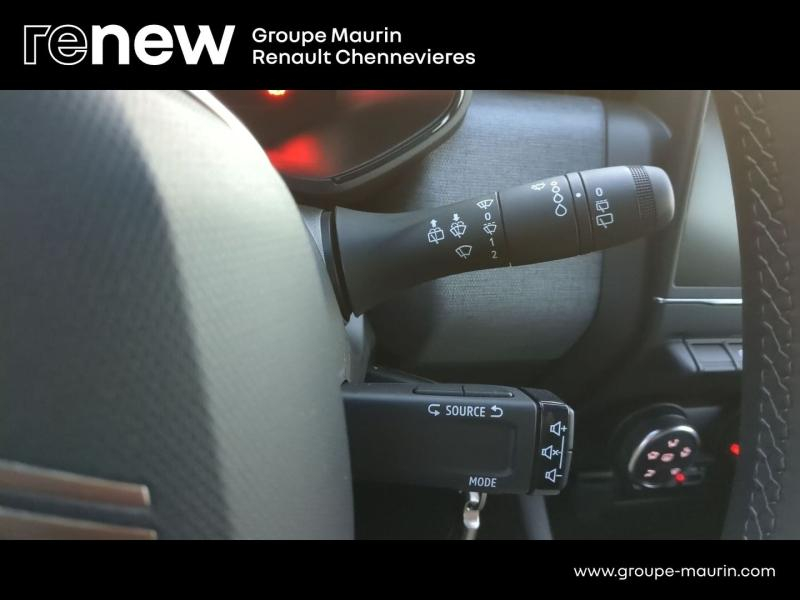 Photo 18 de l’annonce de RENAULT Clio d’occasion à vendre à CHENNEVIÈRES-SUR-MARNE