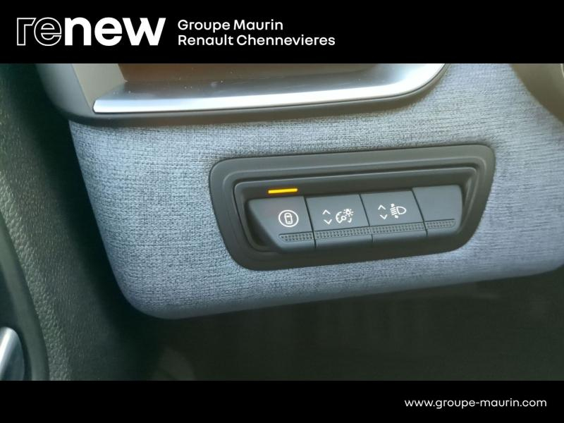 Photo 19 de l’annonce de RENAULT Clio d’occasion à vendre à CHENNEVIÈRES-SUR-MARNE