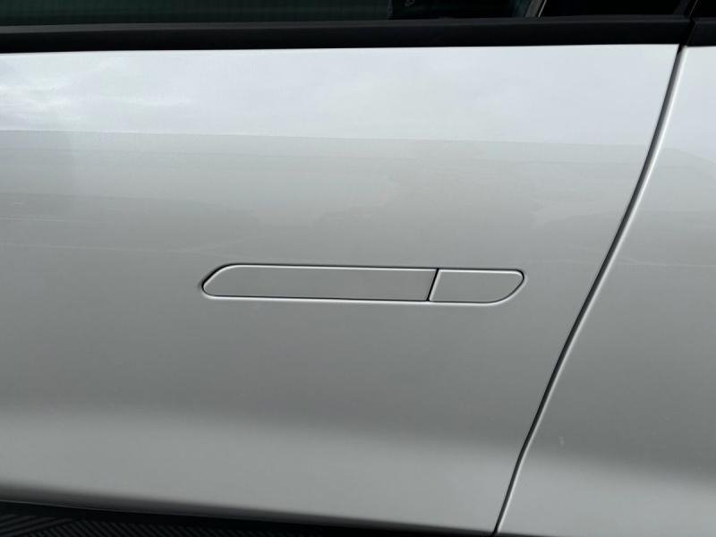 Photo 12 de l’annonce de RENAULT Scenic d’occasion à vendre à CHENNEVIÈRES-SUR-MARNE