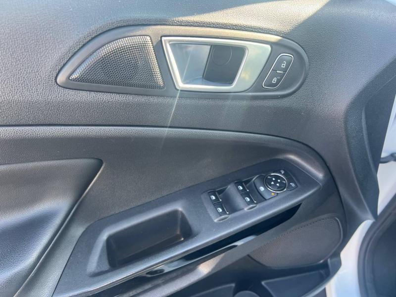 Photo 16 de l’annonce de FORD EcoSport d’occasion à vendre à TOULON