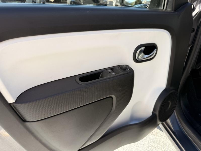Photo 8 de l’annonce de RENAULT Twingo d’occasion à vendre à AUBAGNE