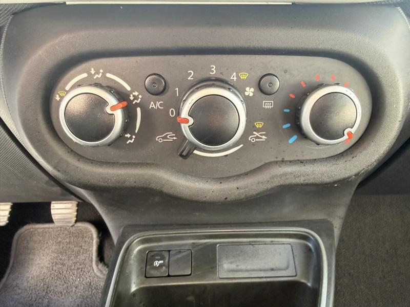 Photo 14 de l’annonce de RENAULT Twingo d’occasion à vendre à AUBAGNE