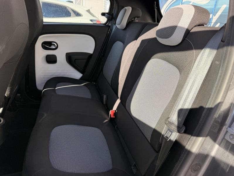 Photo 17 de l’annonce de RENAULT Twingo d’occasion à vendre à AUBAGNE