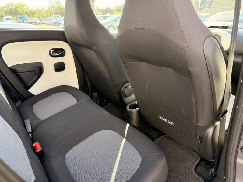 Photo 18 de l’annonce de RENAULT Twingo d’occasion à vendre à AUBAGNE