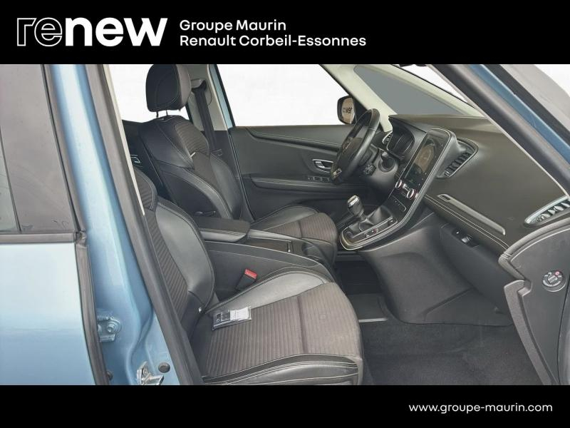 Photo 17 de l’annonce de RENAULT Scenic d’occasion à vendre à CORBEIL-ESSONNES