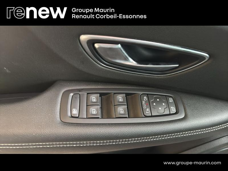 Photo 20 de l’annonce de RENAULT Scenic d’occasion à vendre à CORBEIL-ESSONNES
