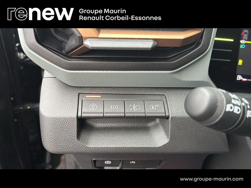 Photo 20 de l’annonce de DACIA Duster d’occasion à vendre à CORBEIL-ESSONNES