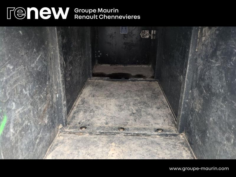 Photo 18 de l’annonce de RENAULT Master Benne VUL d’occasion à vendre à CHENNEVIÈRES-SUR-MARNE