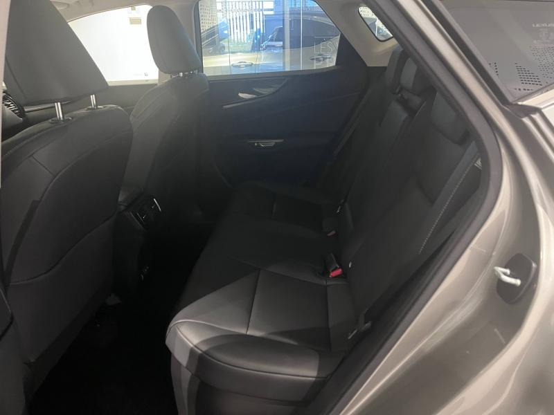 Photo 7 de l’annonce de LEXUS NX d’occasion à vendre à LATTES