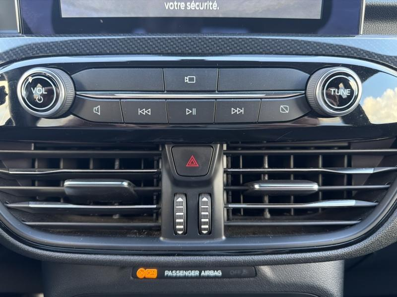 Photo 15 de l’annonce de FORD Kuga d’occasion à vendre à VITROLLES