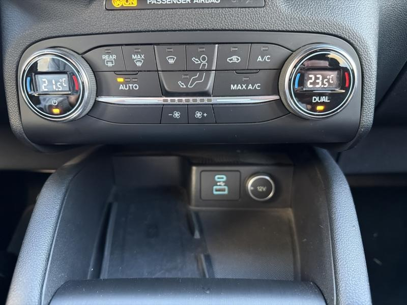 Photo 16 de l’annonce de FORD Kuga d’occasion à vendre à VITROLLES