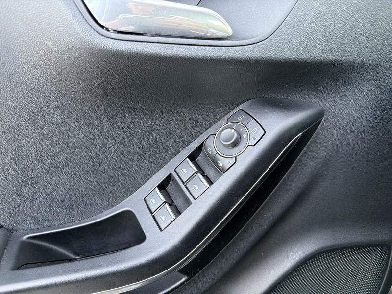 Photo 18 de l’annonce de FORD Puma d’occasion à vendre à VITROLLES