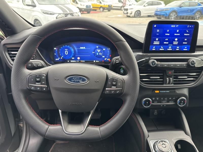 Photo 10 de l’annonce de FORD Kuga d’occasion à vendre à VITROLLES