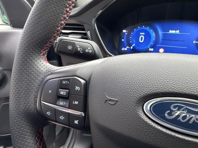 Photo 11 de l’annonce de FORD Kuga d’occasion à vendre à VITROLLES