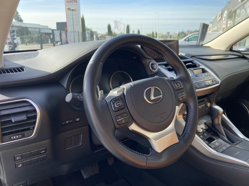 Photo 20 de l’annonce de LEXUS NX d’occasion à vendre à MONTFAVET