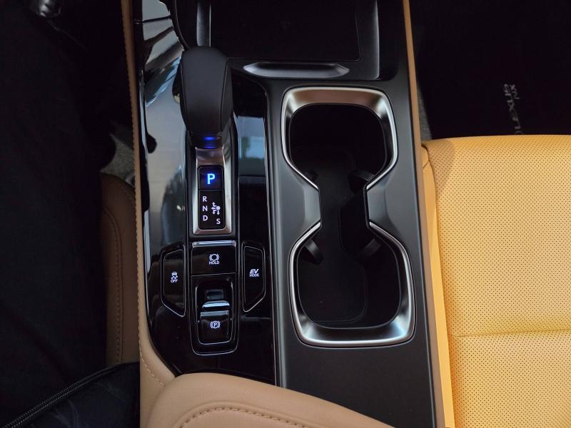 Photo 11 de l’annonce de LEXUS NX d’occasion à vendre à AUBIÈRE