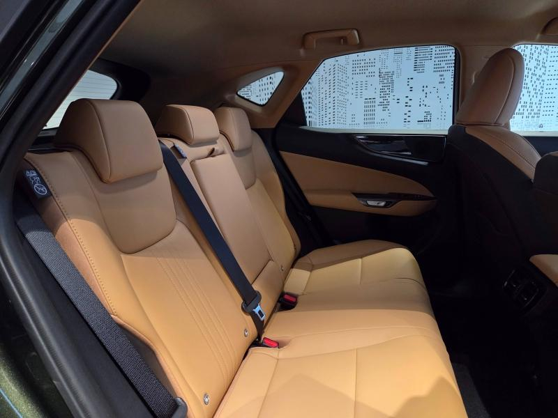 Photo 14 de l’annonce de LEXUS NX d’occasion à vendre à AUBIÈRE