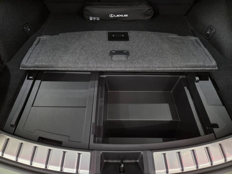 Photo 16 de l’annonce de LEXUS NX d’occasion à vendre à AUBIÈRE