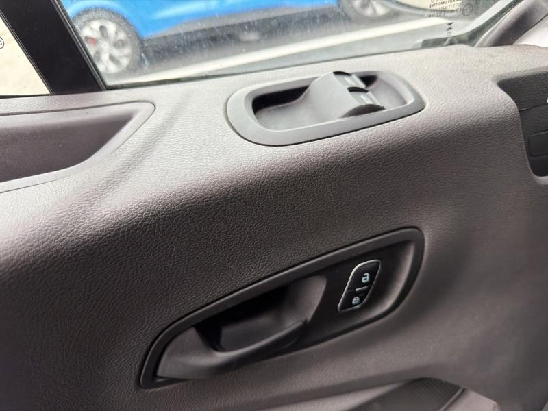 Photo 20 de l’annonce de FORD Transit 2T Fg VUL d’occasion à vendre à VITROLLES