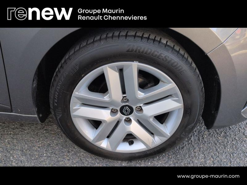 Photo 8 de l’annonce de RENAULT Clio d’occasion à vendre à CHENNEVIÈRES-SUR-MARNE