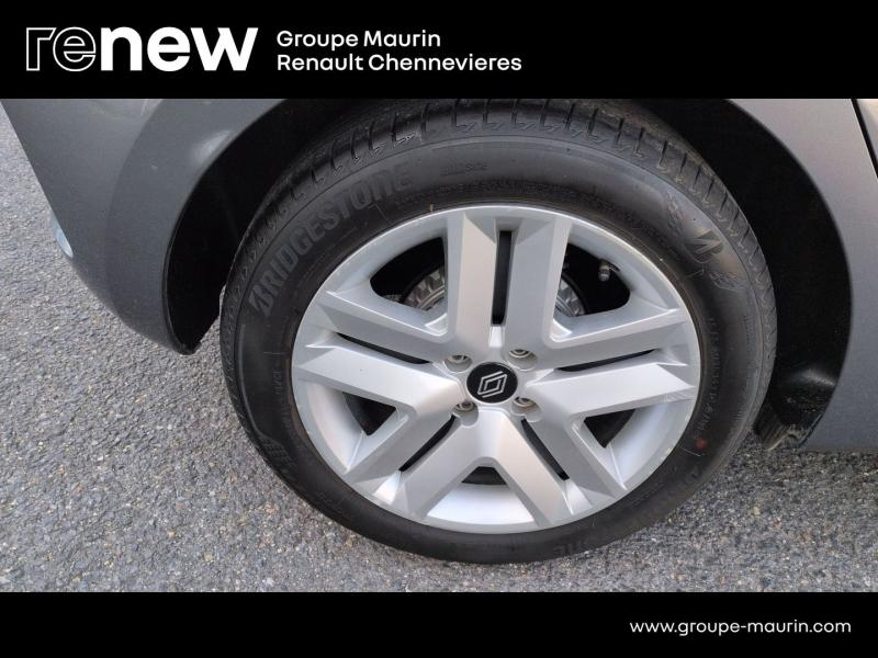 Photo 9 de l’annonce de RENAULT Clio d’occasion à vendre à CHENNEVIÈRES-SUR-MARNE