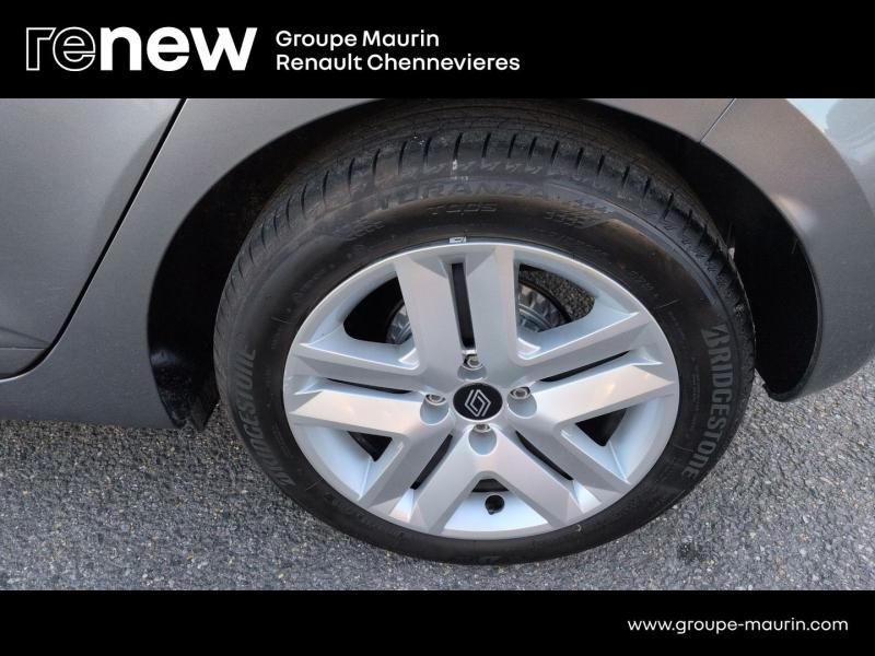 Photo 10 de l’annonce de RENAULT Clio d’occasion à vendre à CHENNEVIÈRES-SUR-MARNE