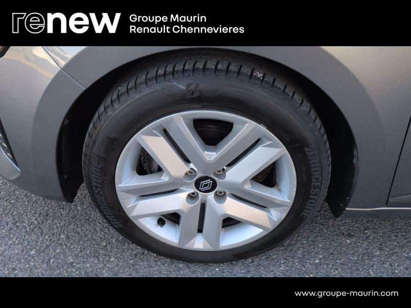 Photo 11 de l’annonce de RENAULT Clio d’occasion à vendre à CHENNEVIÈRES-SUR-MARNE