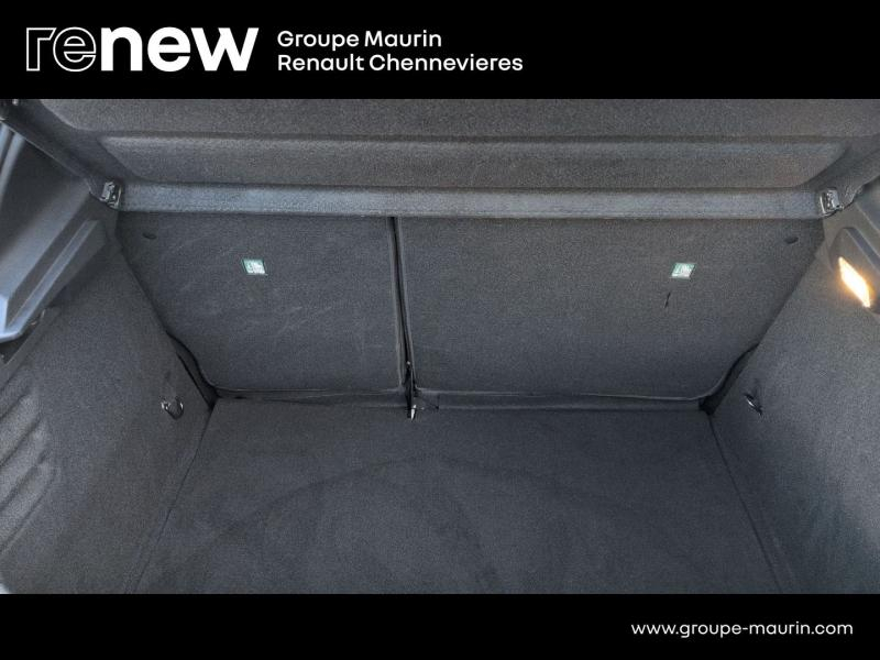 Photo 12 de l’annonce de RENAULT Clio d’occasion à vendre à CHENNEVIÈRES-SUR-MARNE