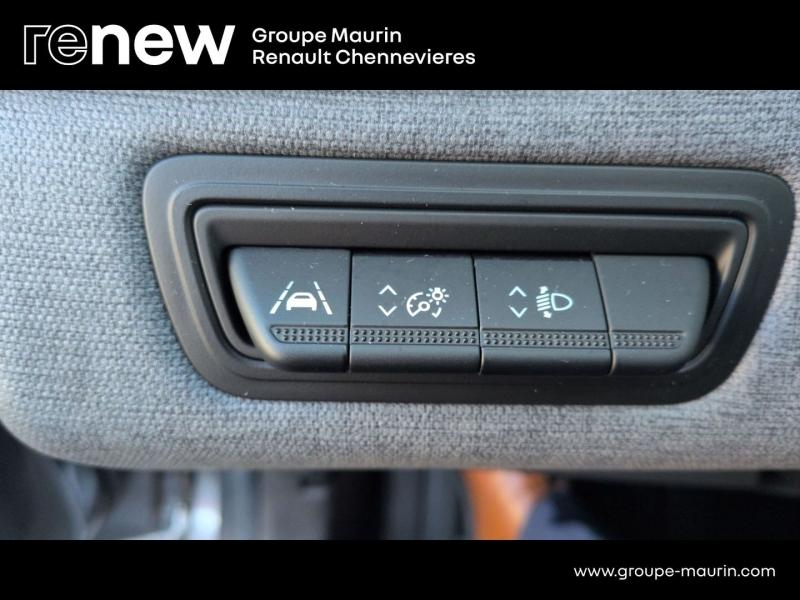 Photo 18 de l’annonce de RENAULT Clio d’occasion à vendre à CHENNEVIÈRES-SUR-MARNE