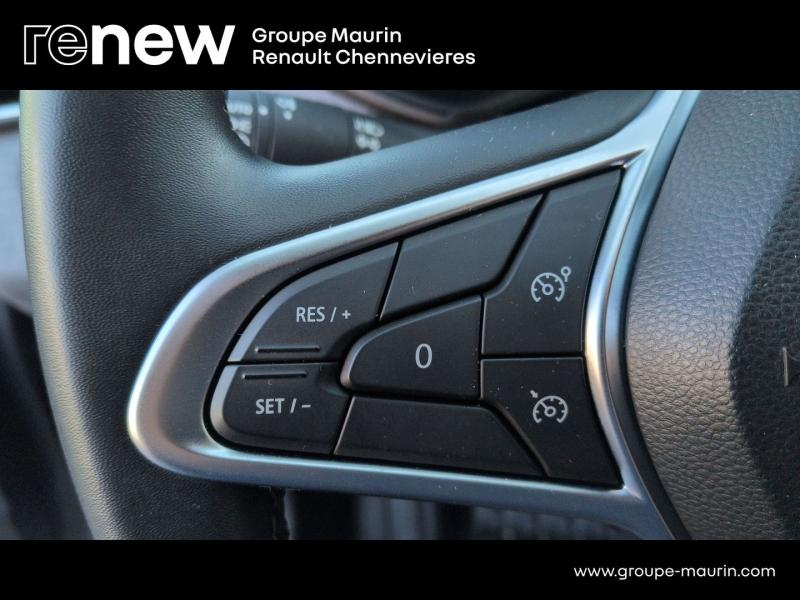 Photo 19 de l’annonce de RENAULT Clio d’occasion à vendre à CHENNEVIÈRES-SUR-MARNE