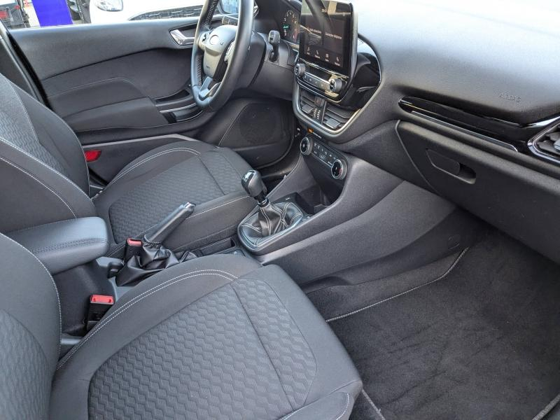 Photo 11 de l’annonce de FORD Fiesta d’occasion à vendre à AVIGNON