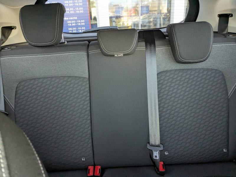 Photo 16 de l’annonce de FORD Fiesta d’occasion à vendre à AVIGNON