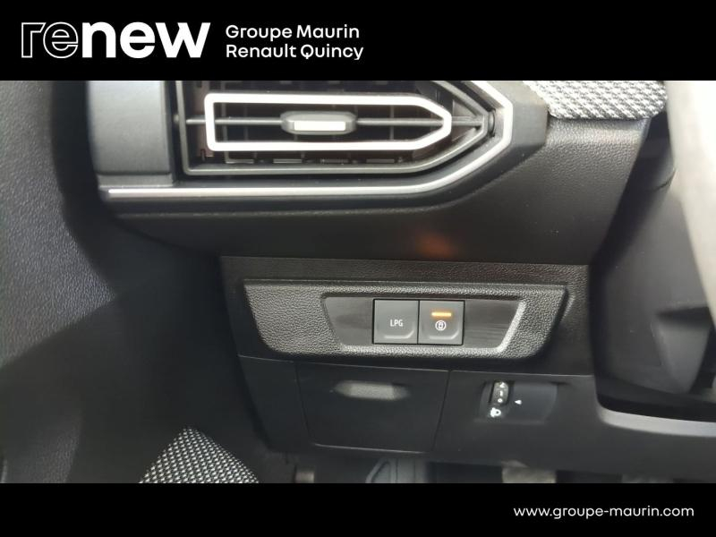 Photo 17 de l’annonce de DACIA Sandero d’occasion à vendre à QUINCY-SOUS-SÉNART