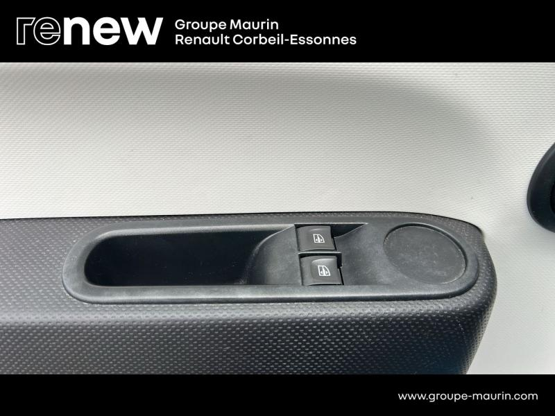 Photo 14 de l’annonce de RENAULT Twingo d’occasion à vendre à CORBEIL-ESSONNES