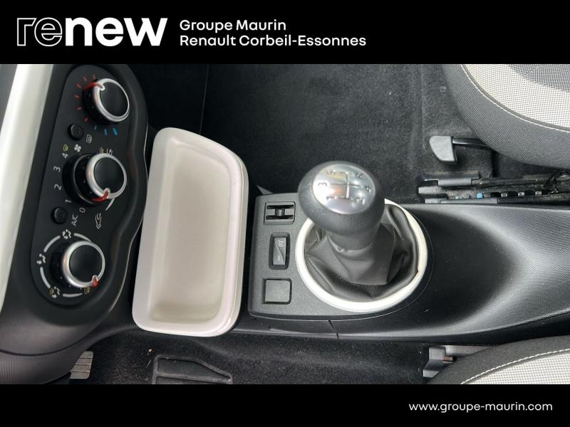 Photo 17 de l’annonce de RENAULT Twingo d’occasion à vendre à CORBEIL-ESSONNES