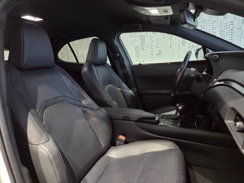 Photo 11 de l’annonce de LEXUS UX d’occasion à vendre à AUBIÈRE
