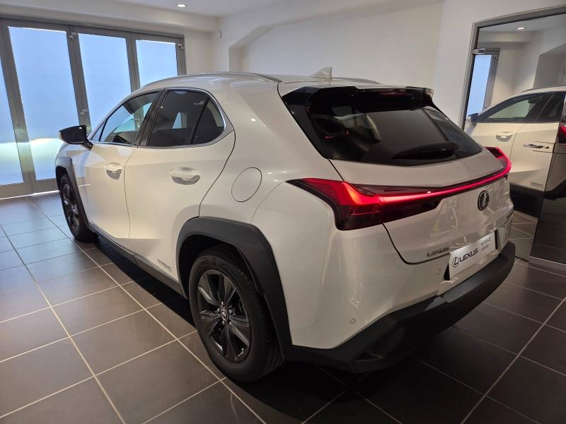 Photo 14 de l’annonce de LEXUS UX d’occasion à vendre à AUBIÈRE