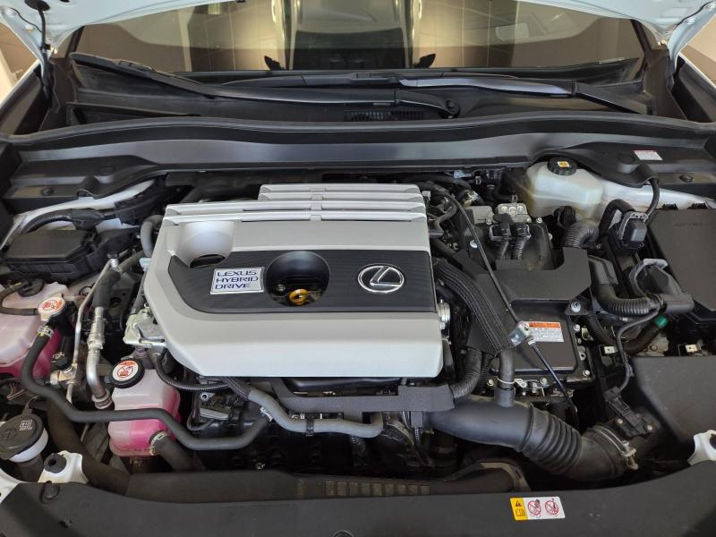 Photo 19 de l’annonce de LEXUS UX d’occasion à vendre à AUBIÈRE