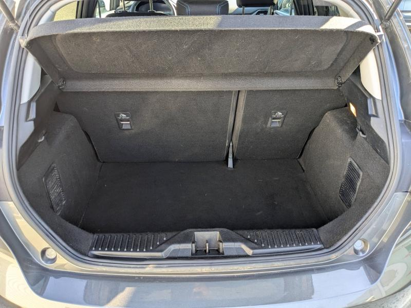 Photo 11 de l’annonce de FORD Fiesta d’occasion à vendre à DRAGUIGNAN