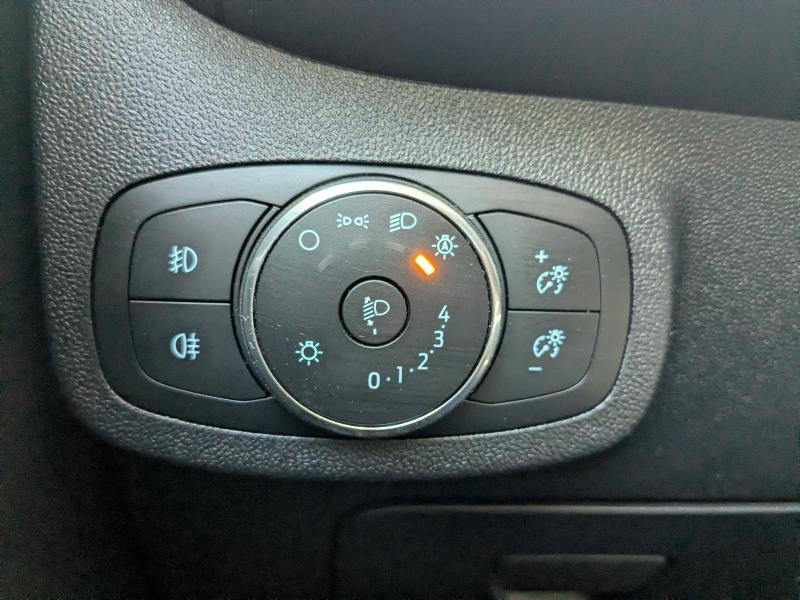 Photo 17 de l’annonce de FORD Fiesta d’occasion à vendre à DRAGUIGNAN