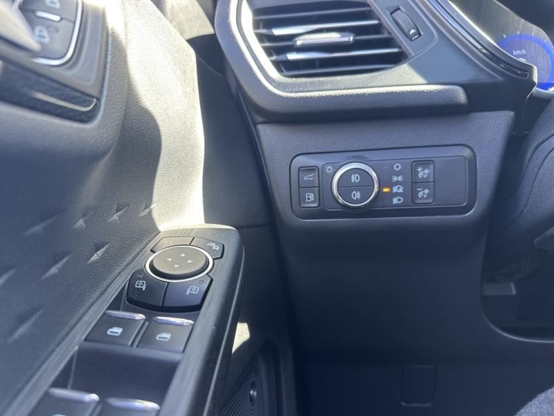 Photo 13 de l’annonce de FORD Kuga d’occasion à vendre à MARTIGUES