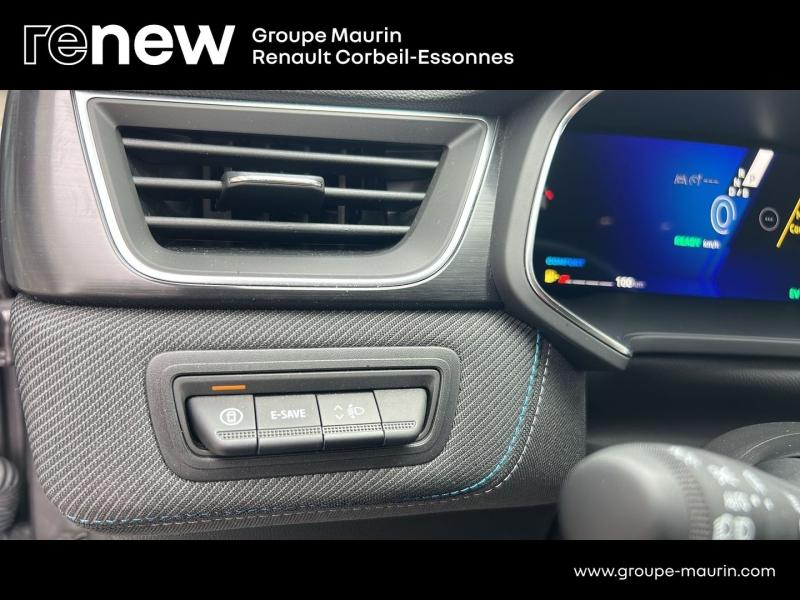 Photo 14 de l’annonce de RENAULT  d’occasion à vendre à CORBEIL-ESSONNES