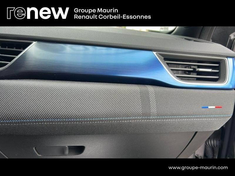 Photo 19 de l’annonce de RENAULT  d’occasion à vendre à CORBEIL-ESSONNES