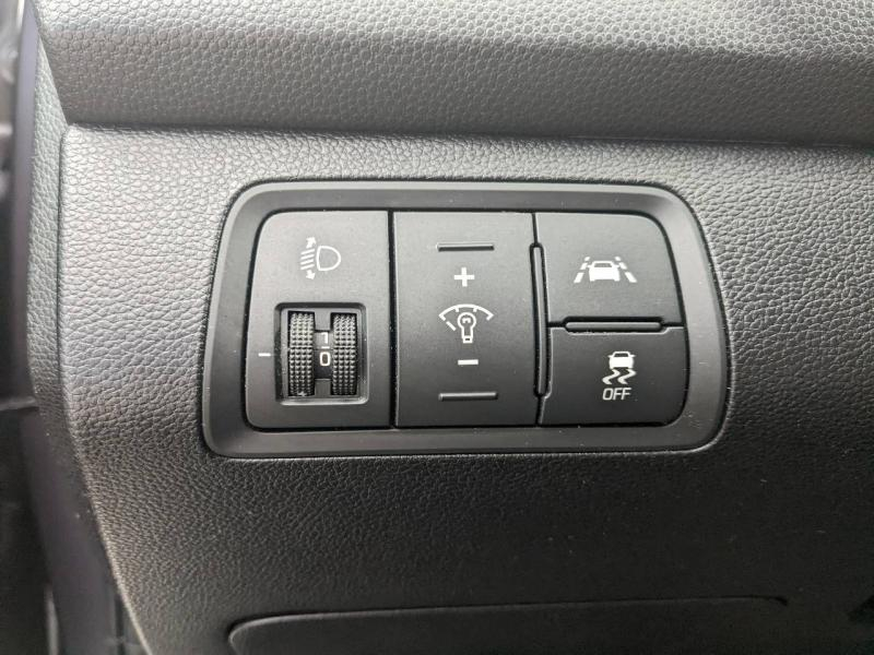 Photo 16 de l’annonce de HYUNDAI i20 d’occasion à vendre à VITROLLES