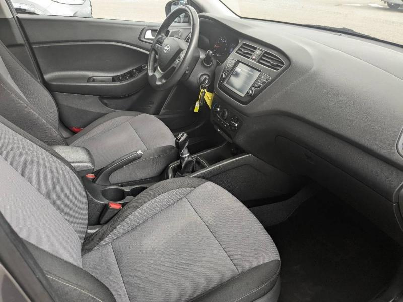 Photo 18 de l’annonce de HYUNDAI i20 d’occasion à vendre à VITROLLES