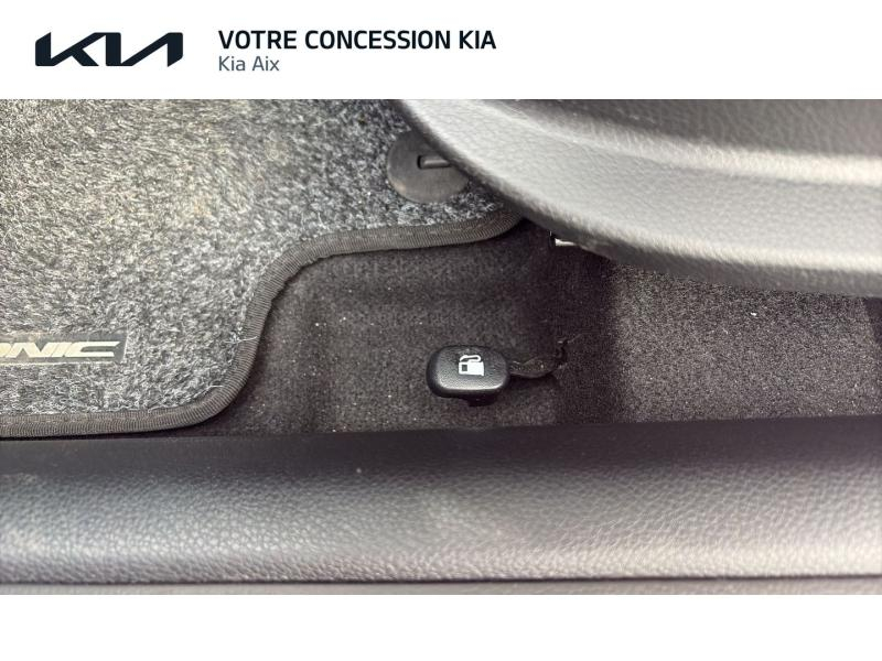 Photo 17 de l’annonce de KIA Stonic d’occasion à vendre à AIX-EN-PROVENCE