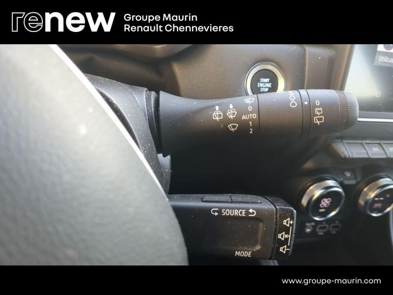 Photo 18 de l’annonce de RENAULT Captur d’occasion à vendre à CHENNEVIÈRES-SUR-MARNE