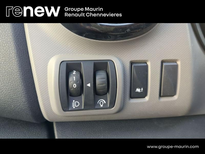Photo 16 de l’annonce de RENAULT Trafic Fg VUL d’occasion à vendre à CHENNEVIÈRES-SUR-MARNE