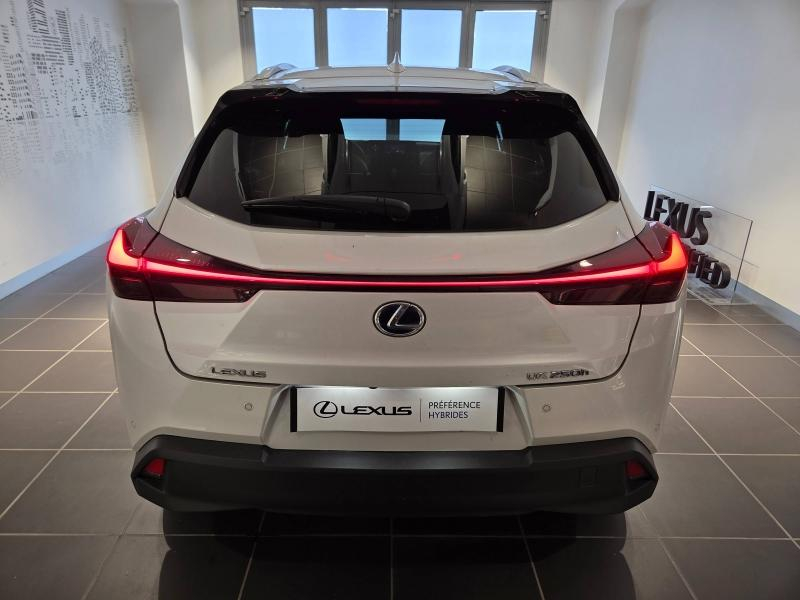 Photo 15 de l’annonce de LEXUS UX d’occasion à vendre à AUBIÈRE